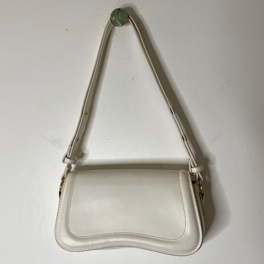 FAUX LEATHER BAGUETTE Asymmetrical Curvy Top Handle Magnetic Close White Ivory